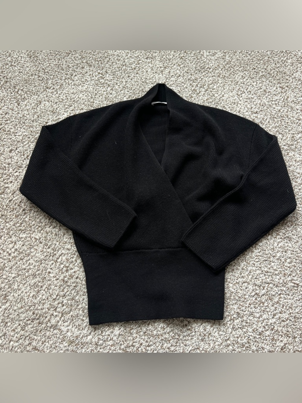 Aritzia babaton Atticus v-neck wool sweater xxs